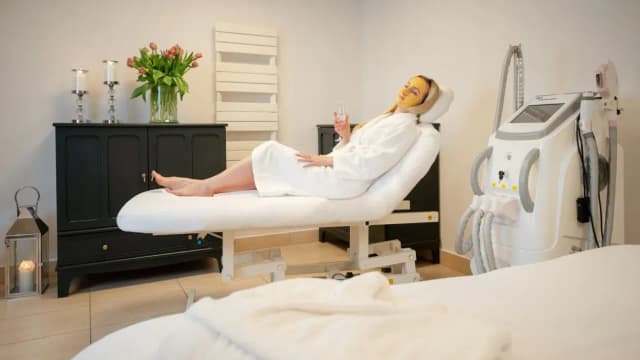 Jak się ubrać do spa w hotelu, aby czuć się komfortowo i swobodnie